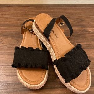 Black platform sandals